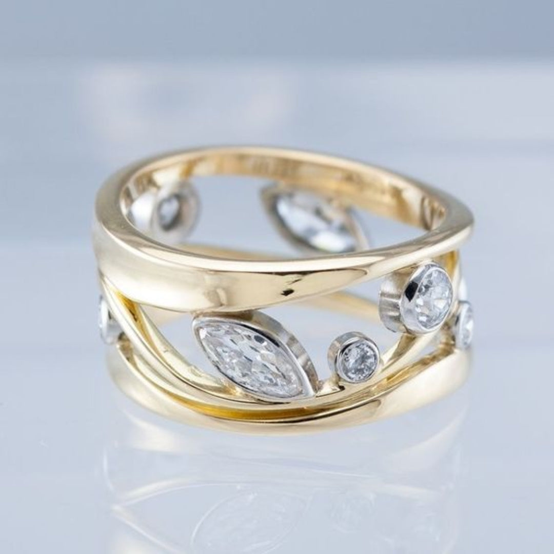 Light Vintage Gold & Zirconia Ring