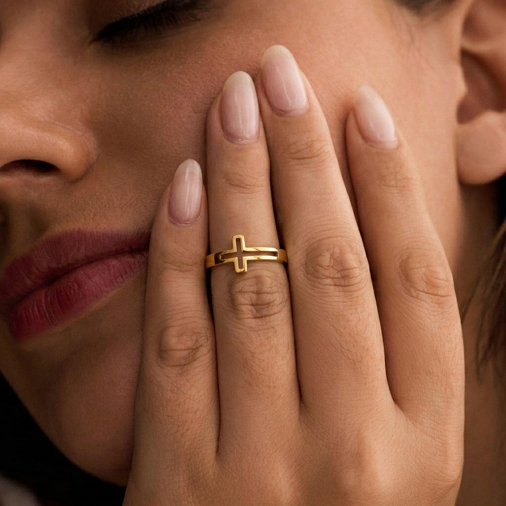 Chic Hollow Cross Ring