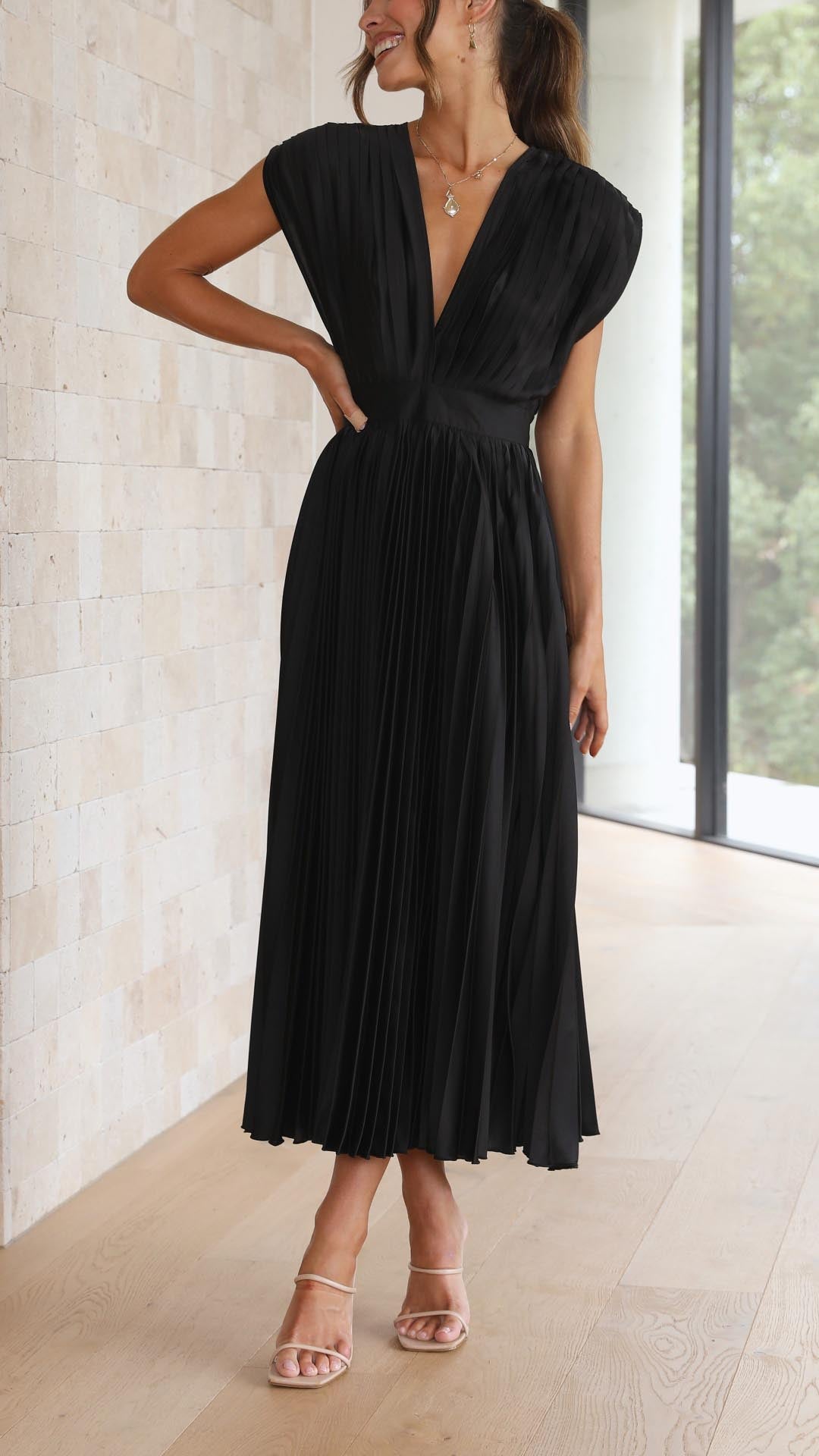 Kaitlyn | Elegant Pleated Wedding Guest Dress